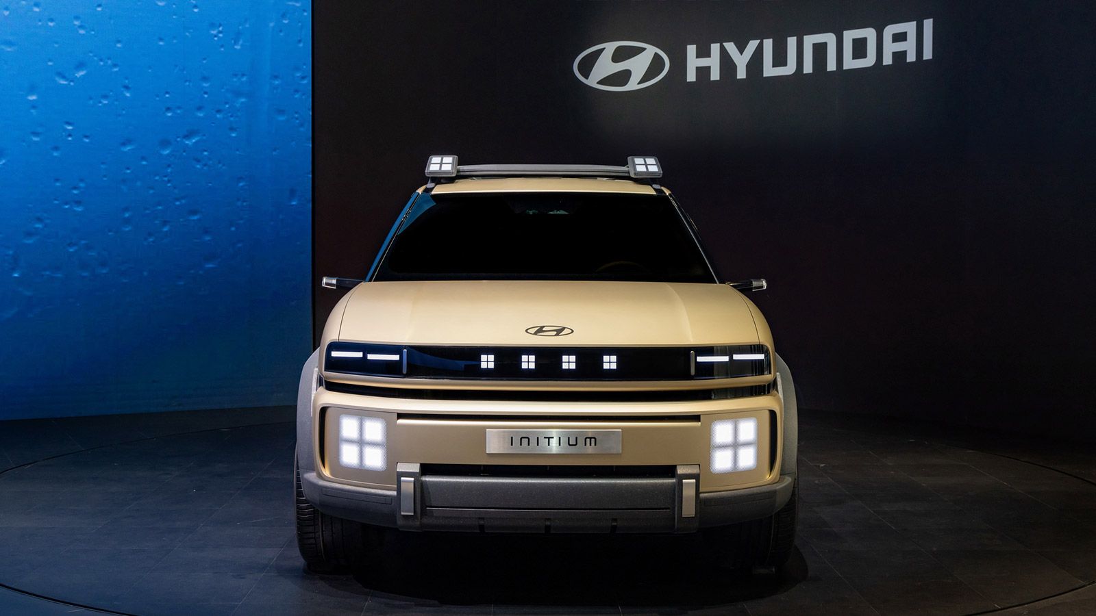 Hyundai Motor Reveals Bold and Efficient Hydrogen FCEV Concept Previewing New Design Language