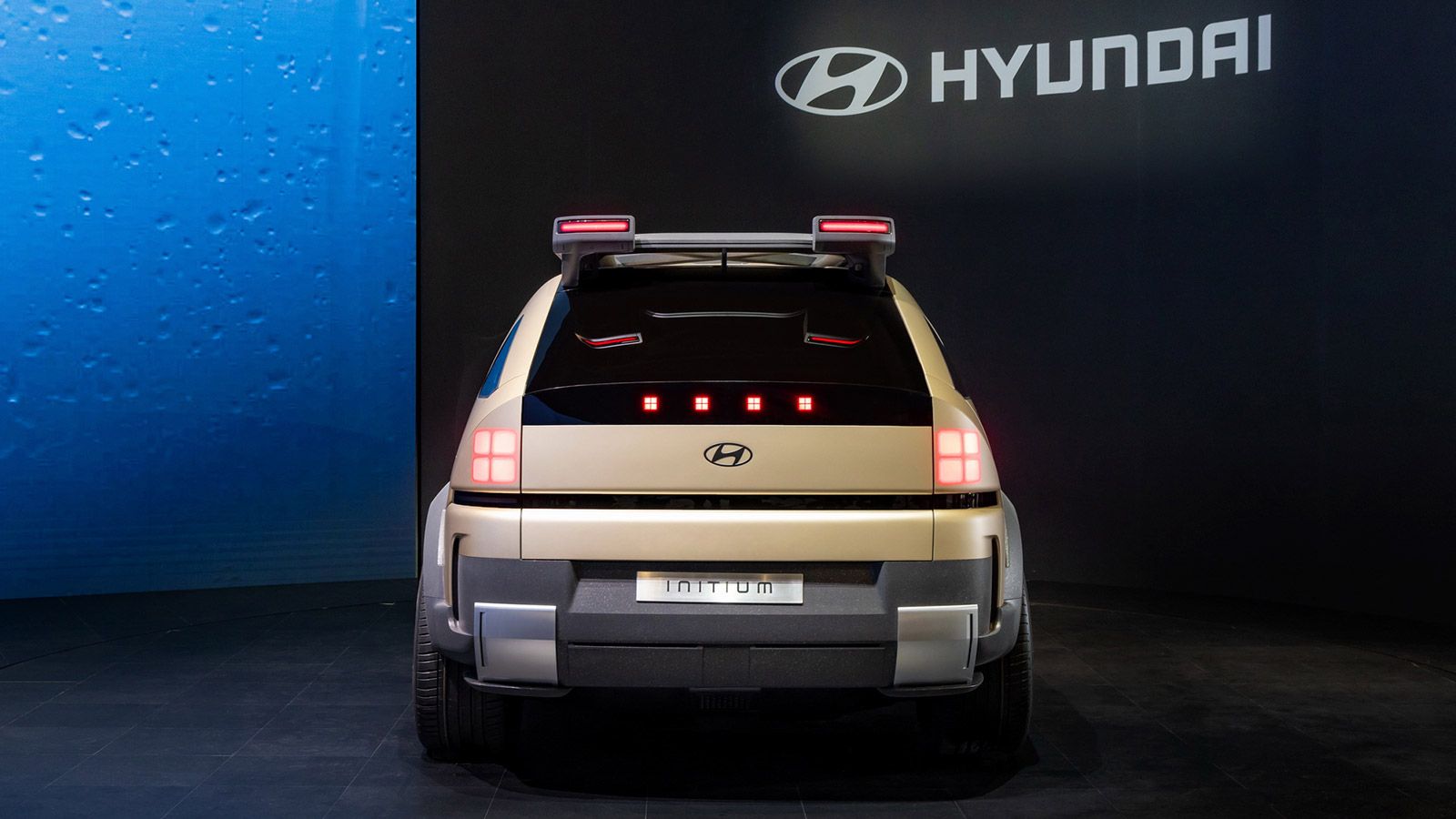 Hyundai Motor Reveals Bold and Efficient Hydrogen FCEV Concept Previewing New Design Language