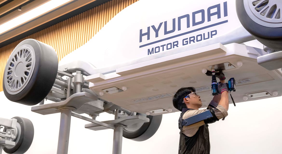 Hyundai Motor and Kia unveil wearable robot ‘X-ble Shoulder’ to boost industrial efficiency and reduce musculoskeletal injuries