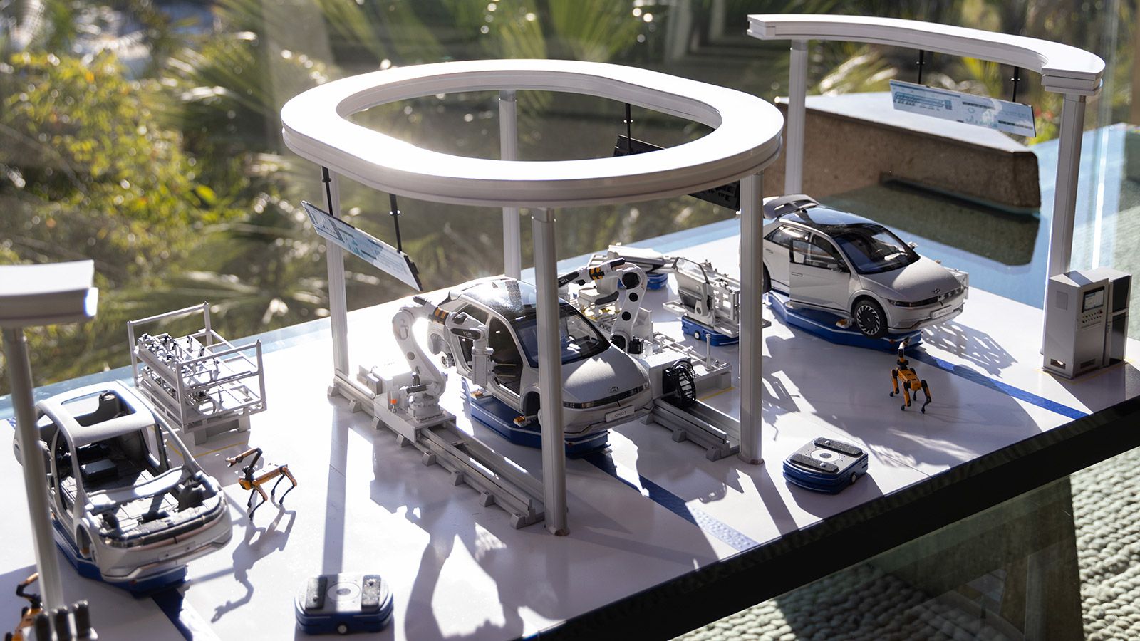 Hyundai Motor Shifts Perceptions by Unveiling All-Electric IONIQ 9 SUV at Iconic Goldstein House in LA