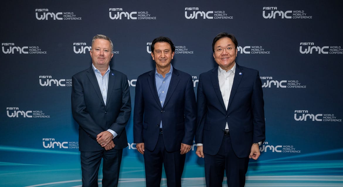 (from left) Chris Mason, CEO of FISITA; José Muñoz, Hyundai Motor Company President and CEO; ChangHwan Kim, Executive Vice President and Head of Electrification Energy Solutions Tech Unit at Hyundai Motor Group