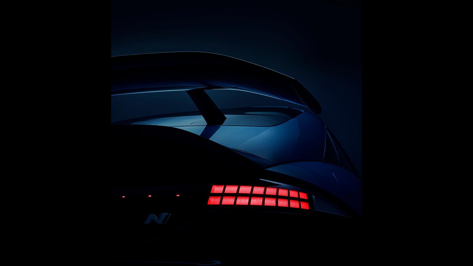 Rear Lamps/Wing Spoiler