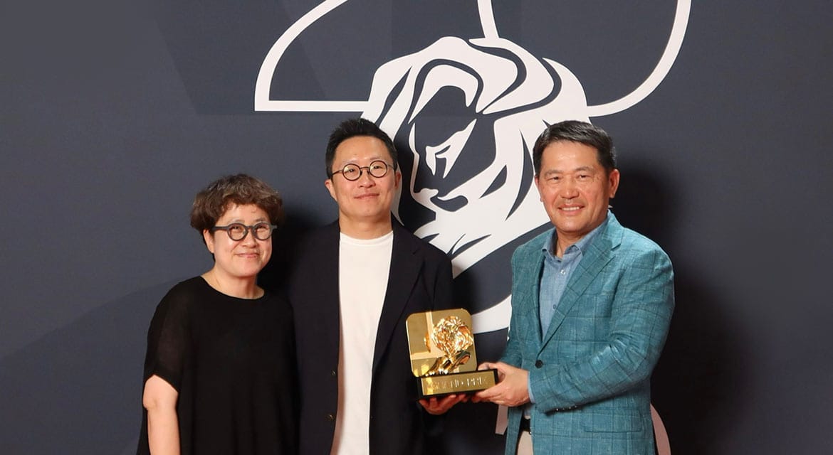 (from left) Jung A Kim, CCO of Innocean; Sungwon Jee, Senior Vice President and Global Chief Marketing Officer of Hyundai Motor Company; and Yongwoo Lee, CEO of Innocean