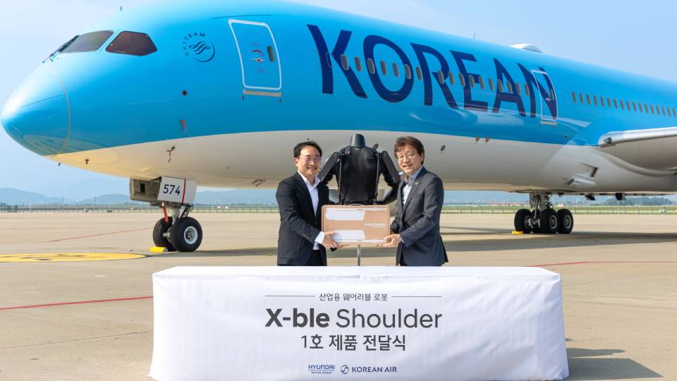 Hyundai Motor and Kia’s Robotics LAB Delivers First ‘X-ble Shoulder’ Wearable Robot to Korean Air