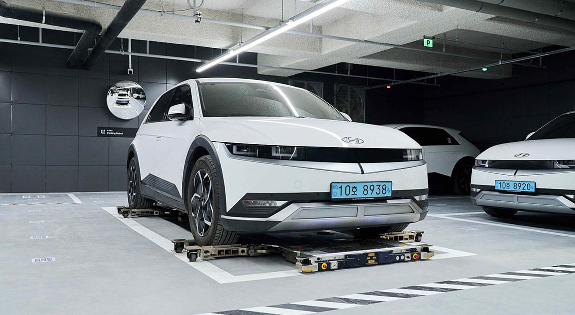 At the Factorial Seongsu smart building in one of Seoul's trendiest districts, the function of robotics meets the form of advanced architecture with Hyundai WIA's automated parking robot