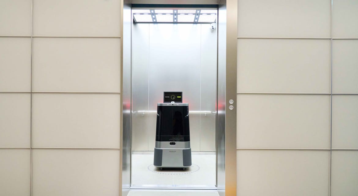 Hyundai Motor Group Robotics Lab's award-winning DAL-e Delivery robot can drop drinks right to your office