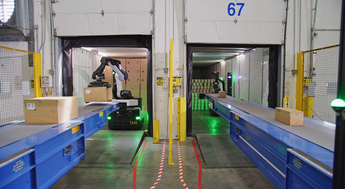 The robot offers predictability for warehouse operations, working continuously and keeping the flow of goods moving. With the ability to move hundreds of cases an hour, Stretch ensures that daily goals are met even as order fulfillment demands soar.