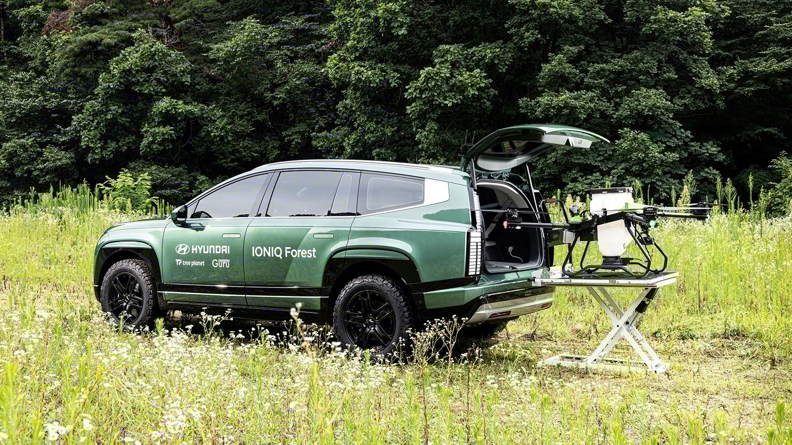 The newly developed IONIQ 9 Seed Ball Drone Station is a specially designed vehicle based on Hyundai Motor’s flagship electric SUV, IONIQ 9, to facilitate tree planting, monitoring and restoration of damaged forest areas.