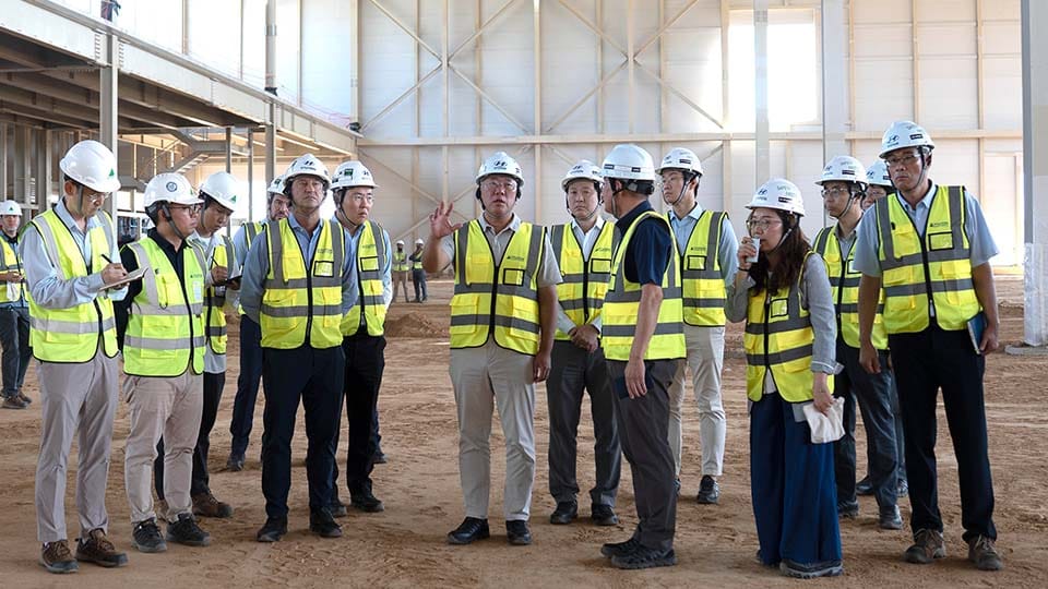 Hyundai Motor Group Executive Chair Euisun Chung Meets HRH the Crown Prince, Reviews New Plant Construction and Group Growth Strategy