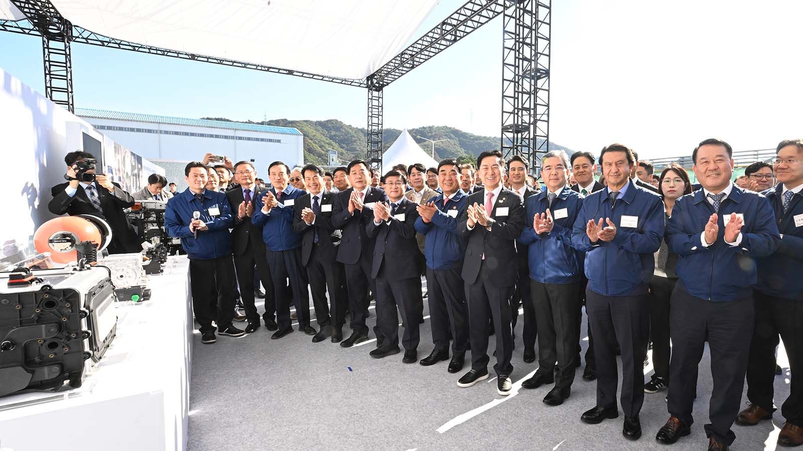 (Photo 2) Hyundai Motor Hydrogen Fuel Cell Production Facility in Korea