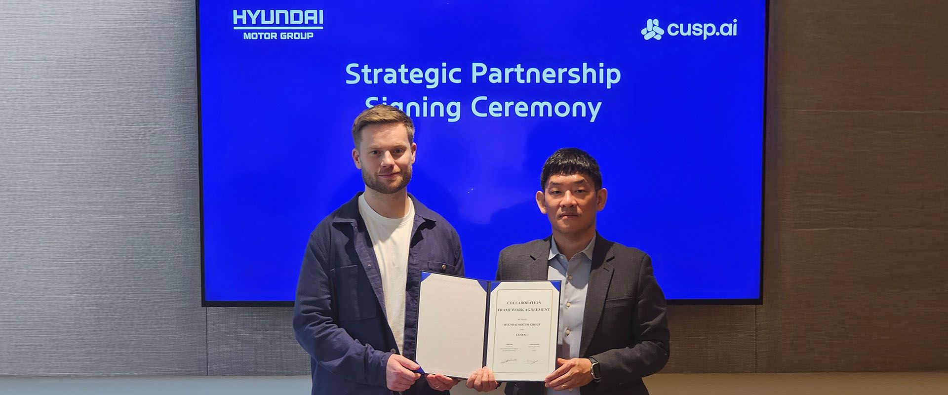 (From left) Chad Edwards, CEO of CuspAI; and Chul Park Vice President and Head of New Business Strategy Group of Hyundai Motor Group 