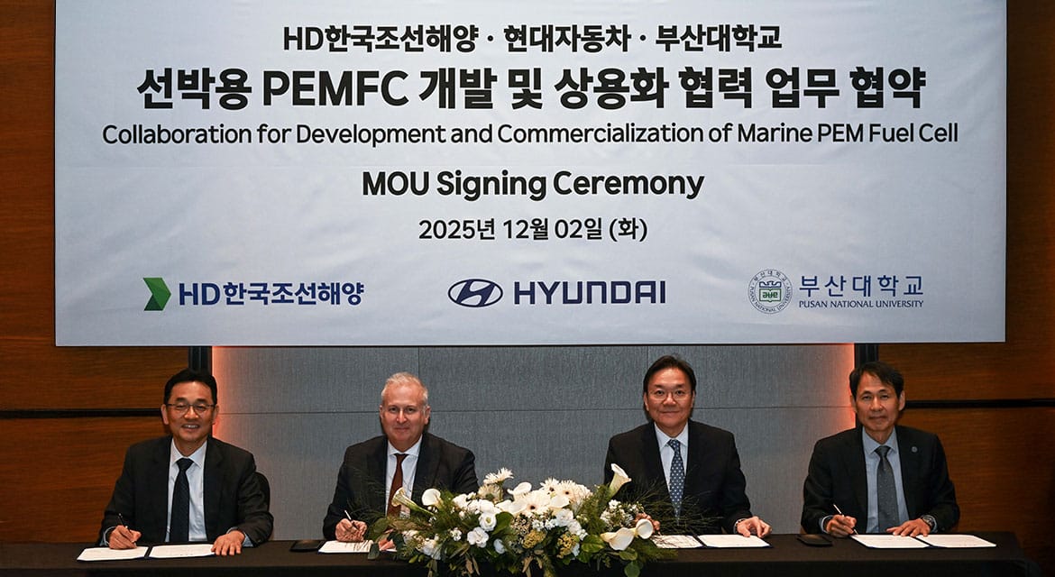 (from left) Kwang Pil Chang, Executive Vice President and Head of Advance Research Center at HD KSOE / Ken Ramirez, Executive Vice President and Head of Energy & Hydrogen Business Division at Hyundai Motor Group / Chang Hwan Kim, Executive Vice President and Head of Electrification Energy Solutions Tech Unit at Hyundai Motor Company / Sang Hu Park, Executive Vice President of Pusan National University