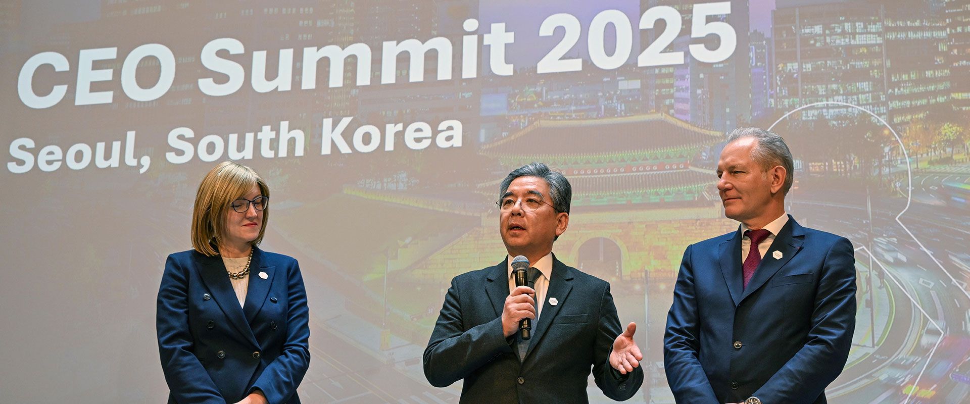 (from left to right) Ivana Jemelkova, CEO of the Hydrogen Council; Jaehoon Chang, Vice Chair of Hyundai Motor Group; François Jackow, CEO of Air Liquide