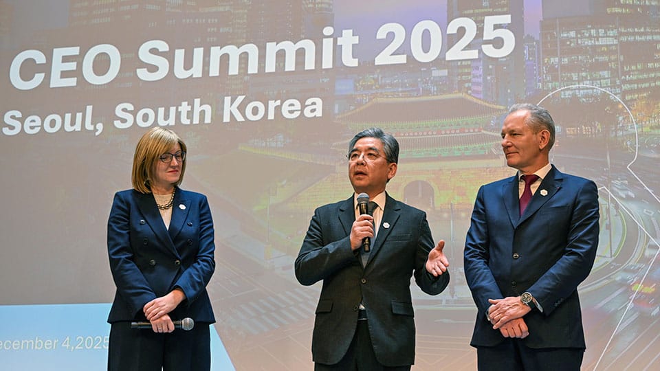 (from left to right) Ivana Jemelkova, CEO of the Hydrogen Council; Jaehoon Chang, Vice Chair of Hyundai Motor Group; François Jackow, CEO of Air Liquide