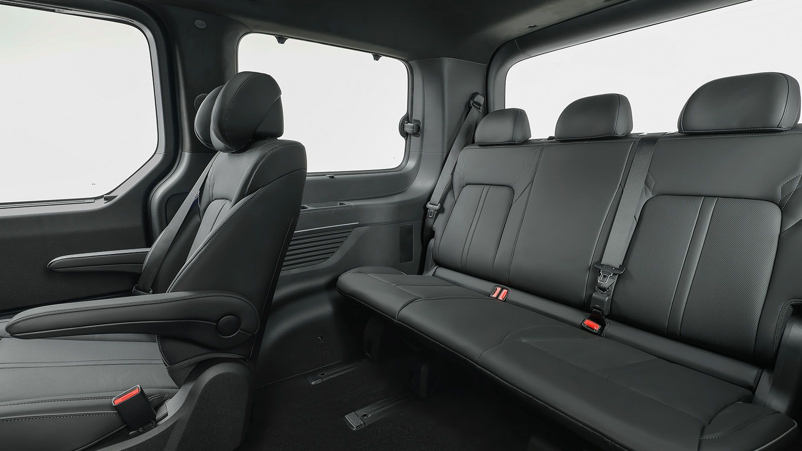 Hyundai STARIA Electric Debuts, Setting a New Standard for Spacious, Everyday Zero-Emission Mobility