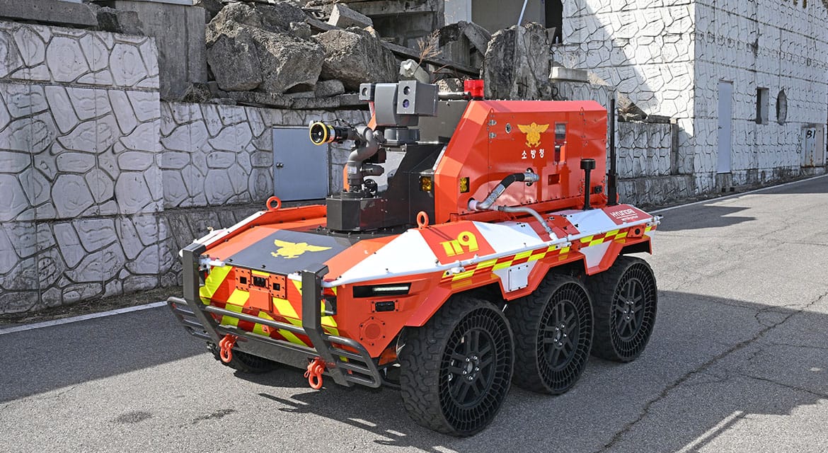 Hyundai Motor Group Donates Unmanned Firefighting Robots to Korea National Fire Agency for Safeguarding Firefighters 