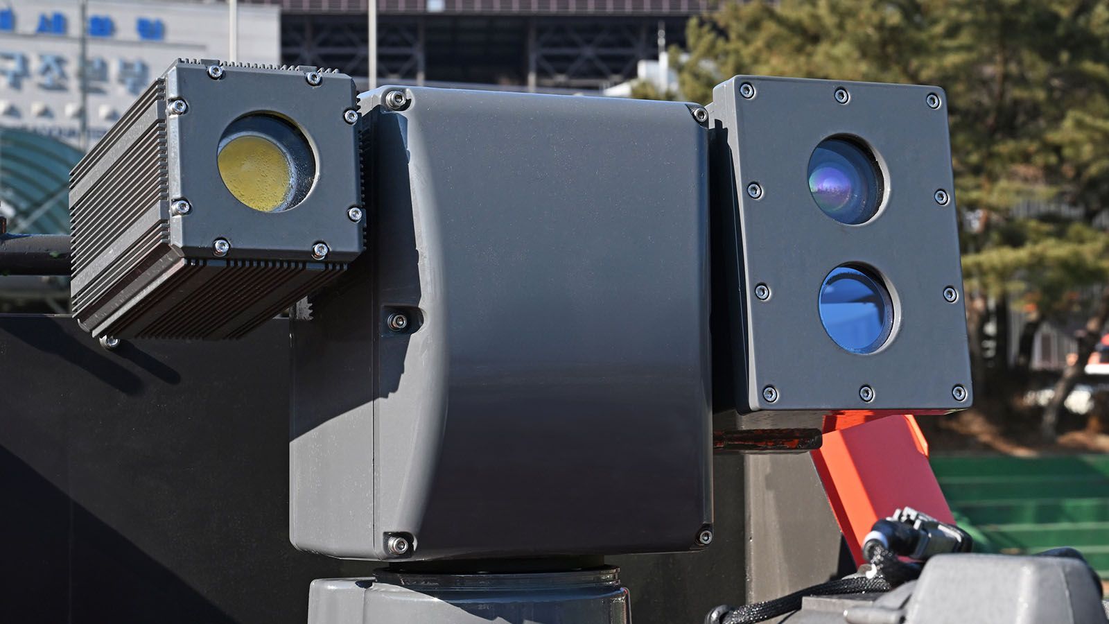 AI Vision-enhancing Camera