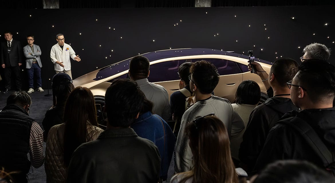 Wen Jiali, Chief Designer of AVP China Hyundai Design Team, explaining the VENUS Concept