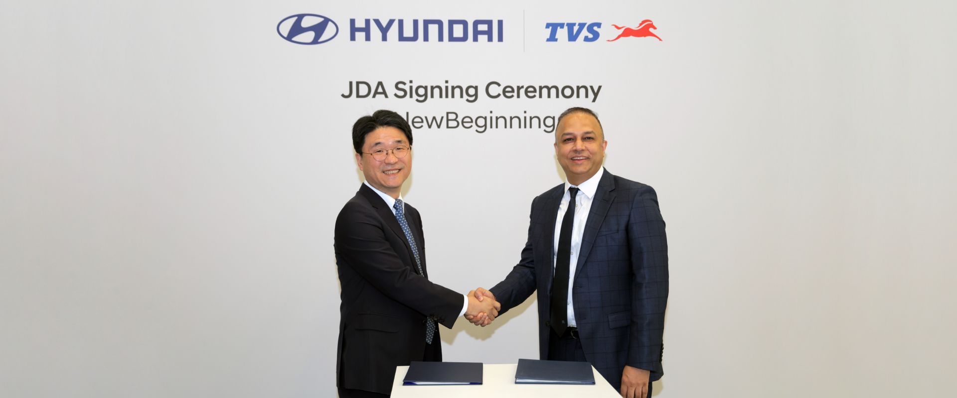 (from left) Joongsun Ko, Senior Vice President of Corporate Strategy & Planning at Hyundai Motor Company; Sharad Mishra, President, Group Strategy at TVS Motor Company