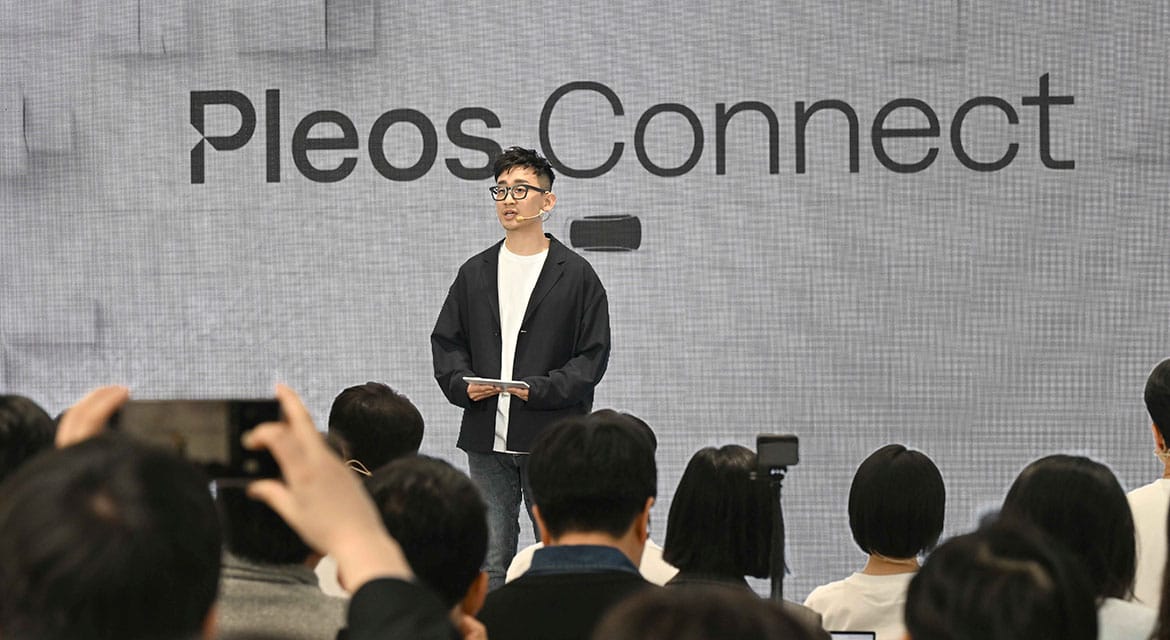 Jongwon Lee, Senior Vice President and Head of the Feature & CCS Sub-Division at Hyundai Motor Group, delivers the opening presentation at the Pleos Connect Media Day.