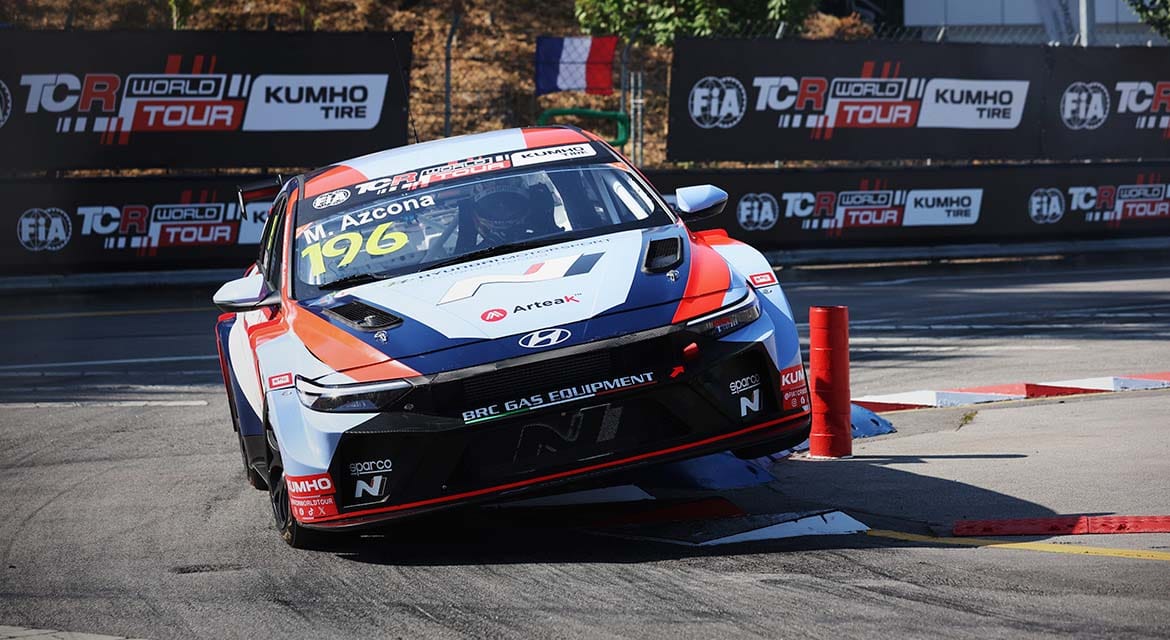 BRC Hyundai N Squadra Corse continued its winning run in the Kumho FIA TCR World Tour in Vila Real.