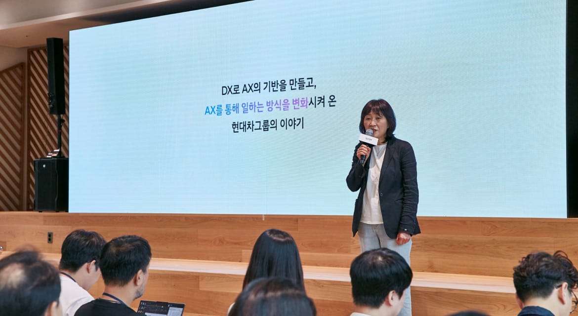 Eunsook Jin, President and Head of ICT Management Division at Hyundai Motor Group, delivers a presentation at the Hyundai Motor Group AX Achievement Showcase, “Beyond AI, Transforming the Way We Work,” held at the Group’s headquarters in Yangjae on August 12.