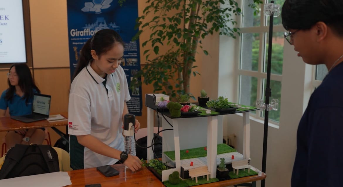 “The experience that I felt this year is slightly more stressful. The problem statements became more complex. I think this is necessary. We hope students will have the experience to handle such complex problems when they graduate.”  Allan Low, teacher at the School of Science and Technology