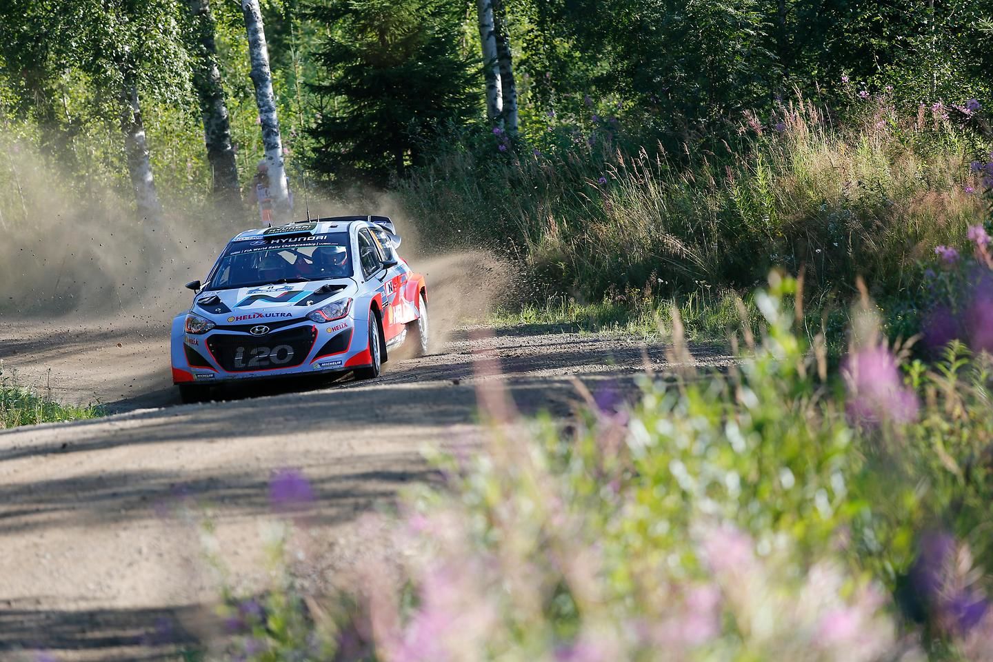 Hyundai Shell World Rally Team Flies to Top Six Finish on Mixed Final Day in Finland