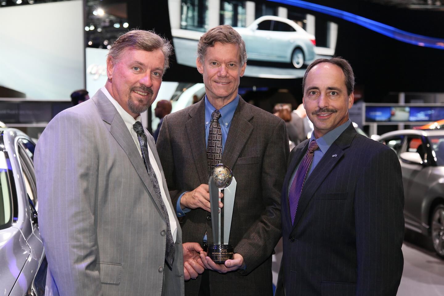 Hyundai Genesis Earns 2015 ALG Residual Value Award