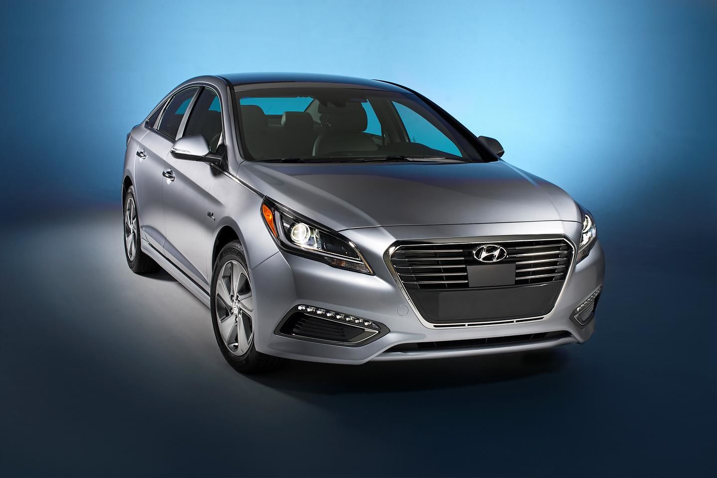 Hyundai Motor Unveils Sonata Plug-in Hybrid, Santa Cruz concept at 2015 NAIAS (2)