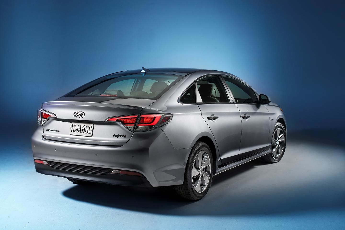 Hyundai Motor Unveils Sonata Plug-in Hybrid, Santa Cruz concept at 2015 NAIAS (3)