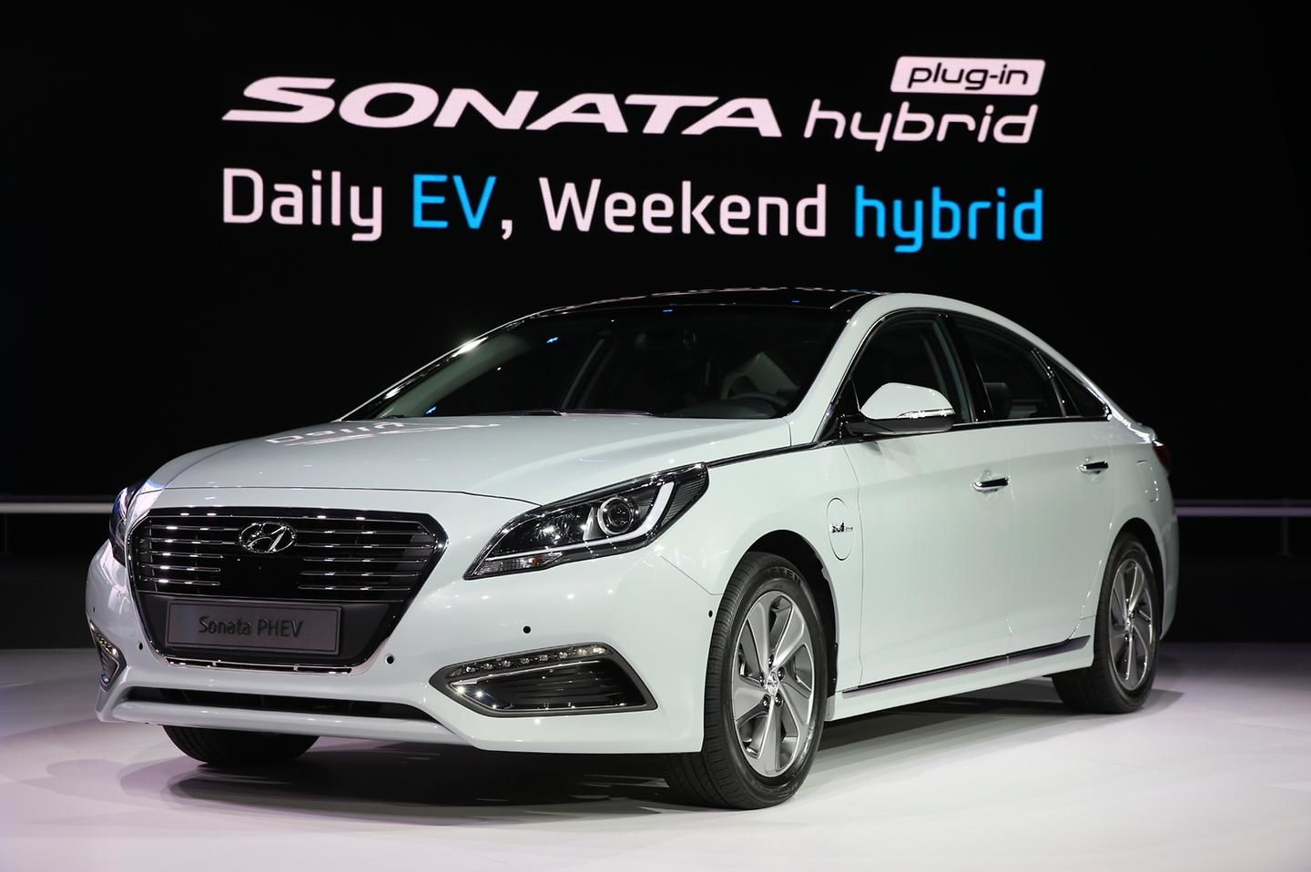 Hyundai Motor at the 2015 Seoul Motor Show_Sonata Plug-in Hybrid