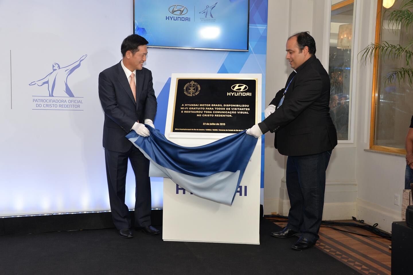 Hyundai Motor Brings Free Wireless Internet to Christ the Redeemer and supports Brazilian athletes