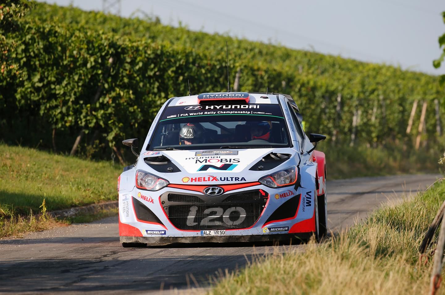 Hyundai Motorsport reclaims second in the championship with double top-five finish in Rallye Deutschland