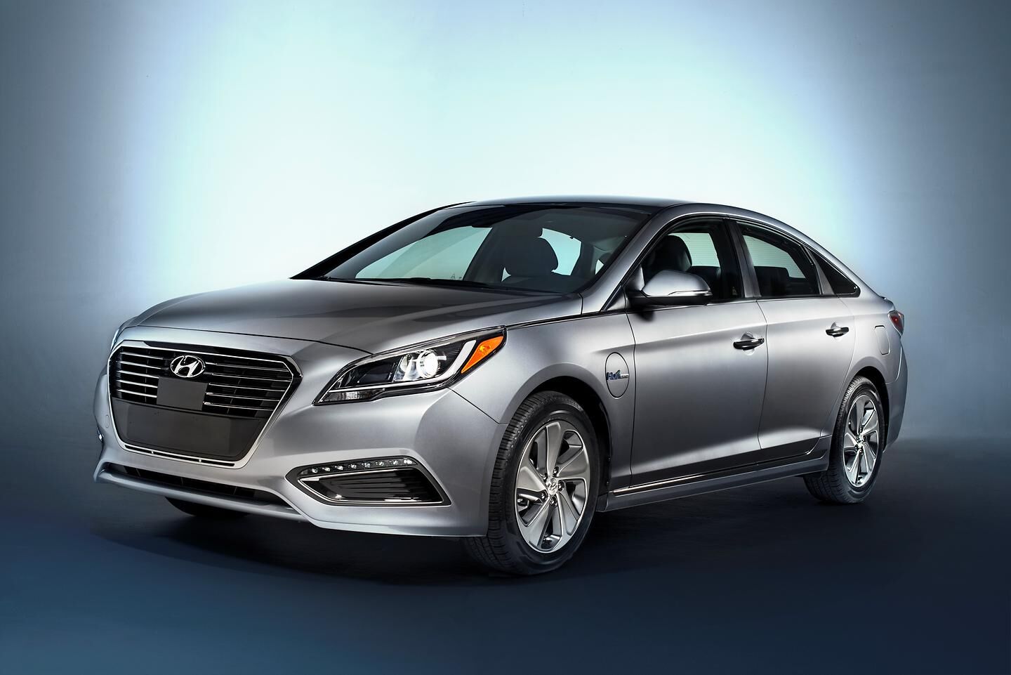 Hyundai Sonata Named 2016 Green Car of the Year Finalist