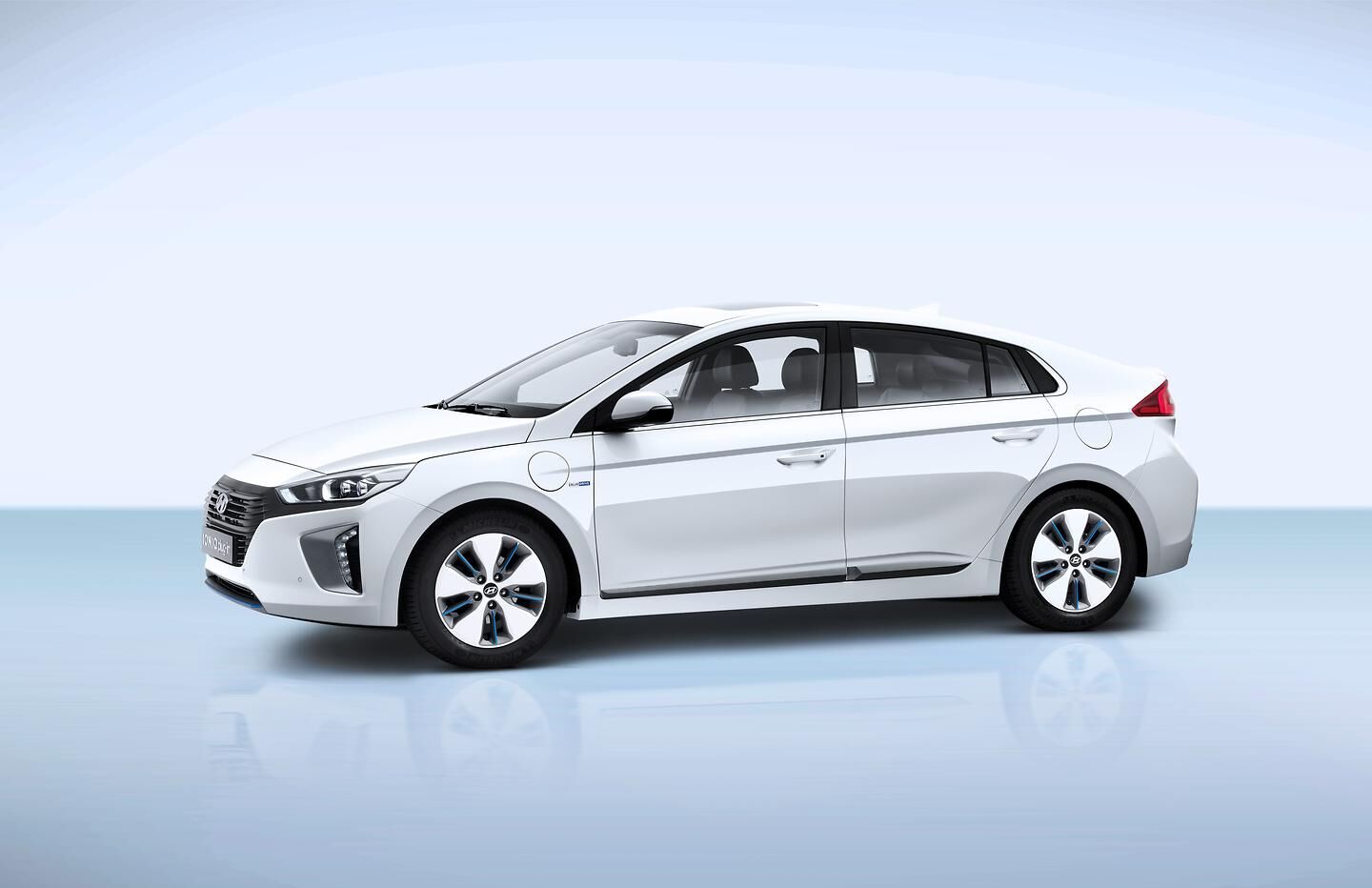 IONIQ Plug-in (2)