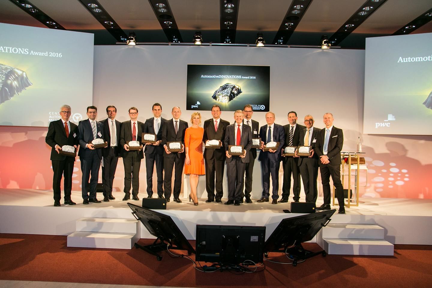 Hyundai wins 2016 AutomotiveINNOVATIONS Award