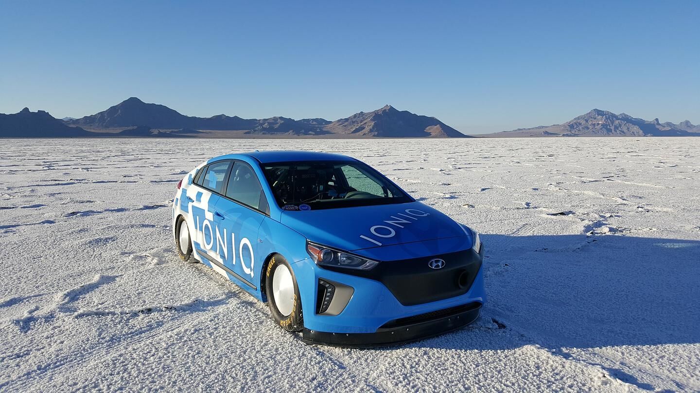 Hyundai IONIQ Hybrid Sets 157.825 MPH, FIA-approved Land Speed Record at World-renowned Bonneville Salt Flats