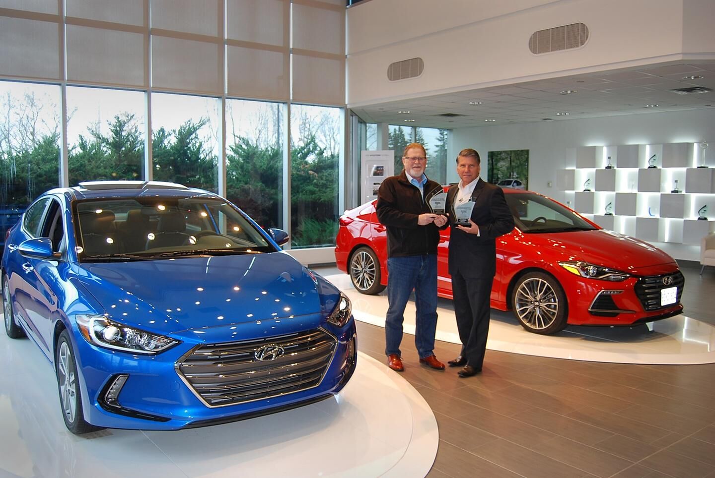 Hyundai Elantra Wins Two AJAC Category Awards
