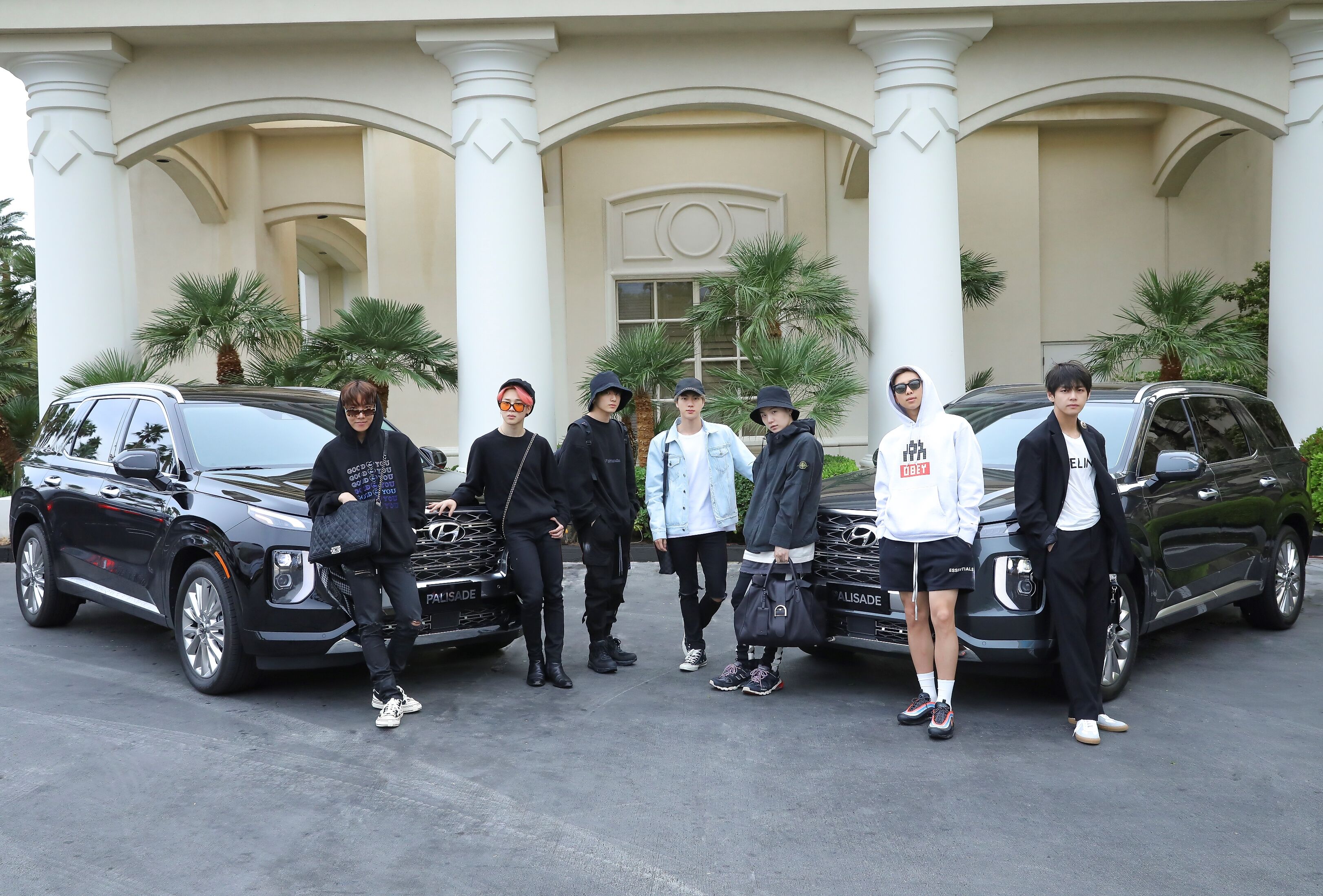 Hyundai Motor Offers Palisade Flagship Suv To K Pop Band Bts On Way To Billboard Music Awards
