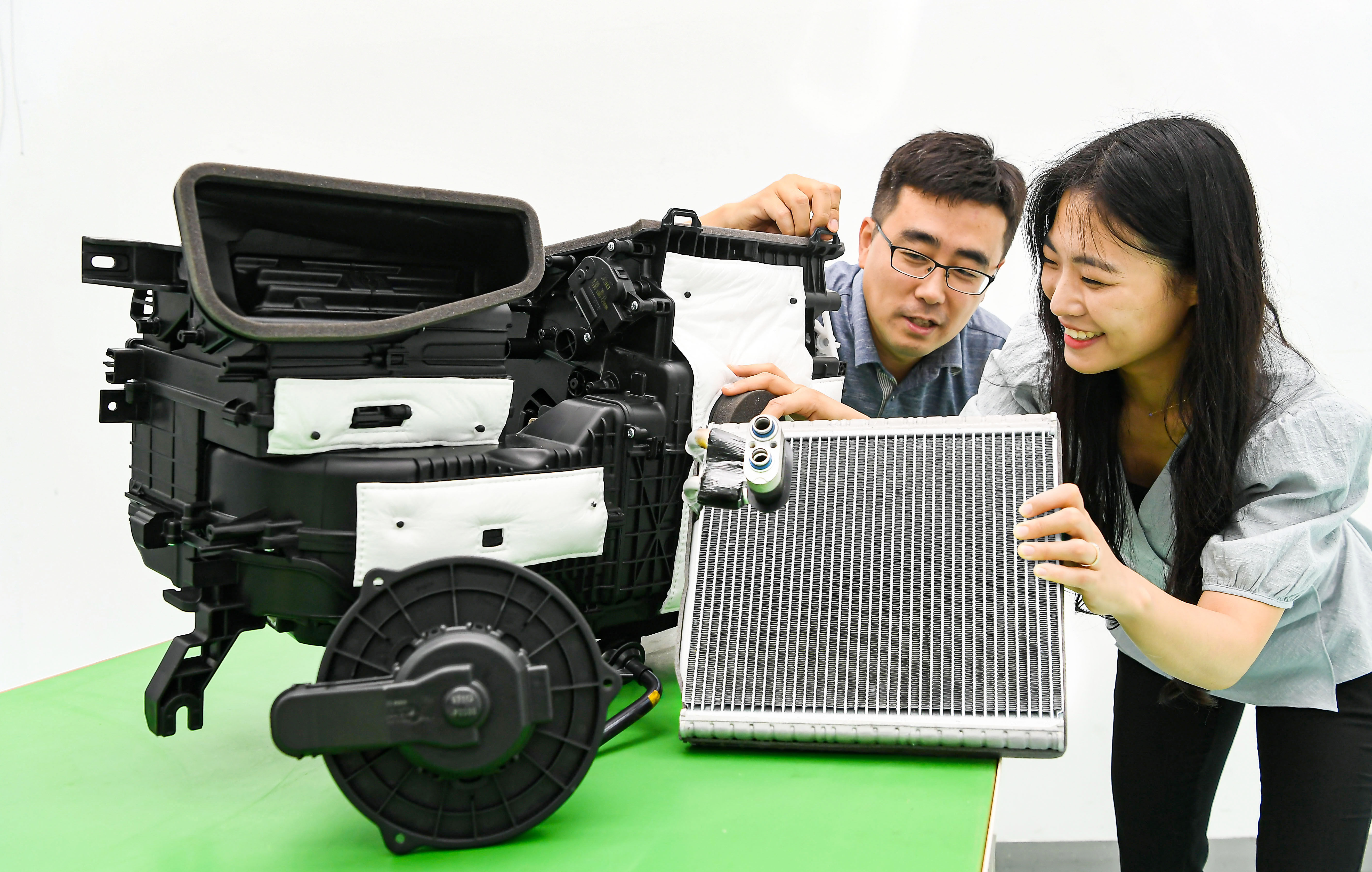 Motor development. Инновационные технологии Hyundai Motor. Новые технологии кондиционирования. Clean Air система в автомобиле. Hyundai Air-conditioning 500.