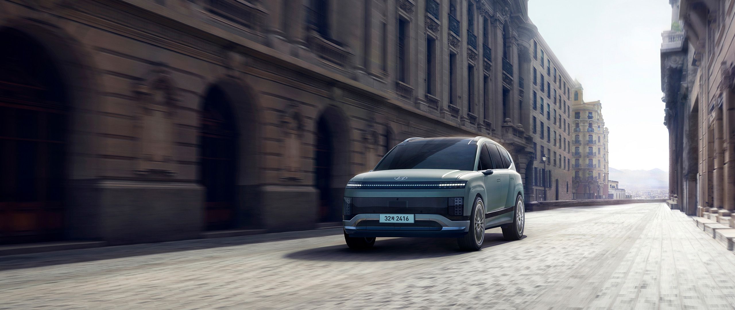 아이오닉 9 공식 키비주얼 전면 실차 이미지