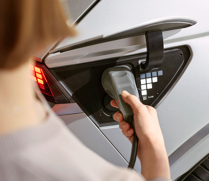  ¿Cómo seguir ahorrando con el coche eléctrico a pesar de la subida de la luz?