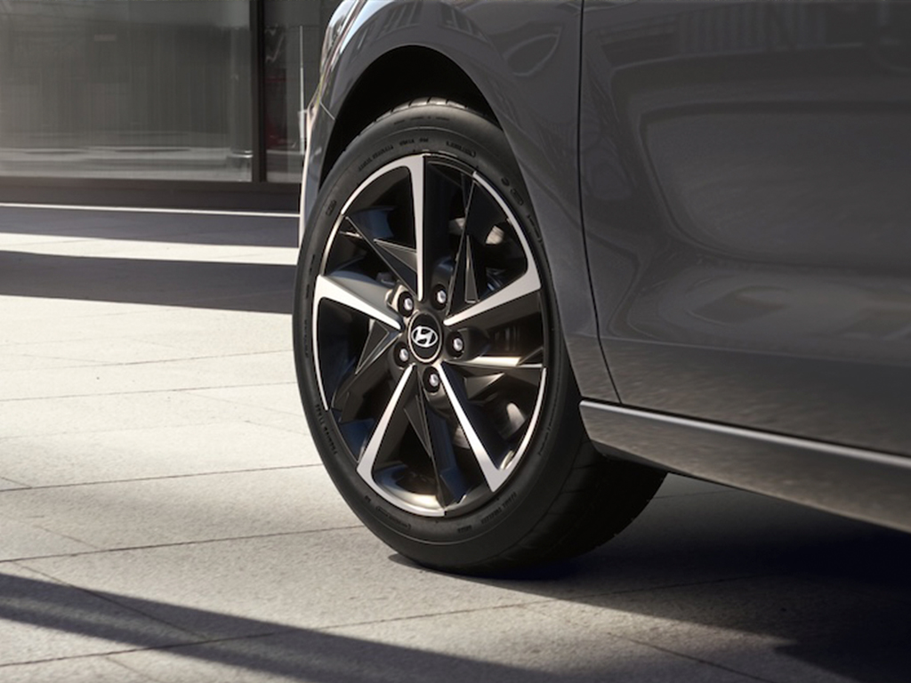 ¿Cómo elegir adecuadamente los neumáticos para coches híbridos?