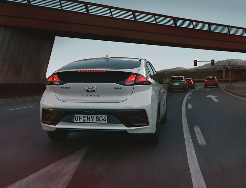 ¿Qué diferencias hay en la ITV entre un coche híbrido, eléctrico o híbrido enchufable y uno convencional?