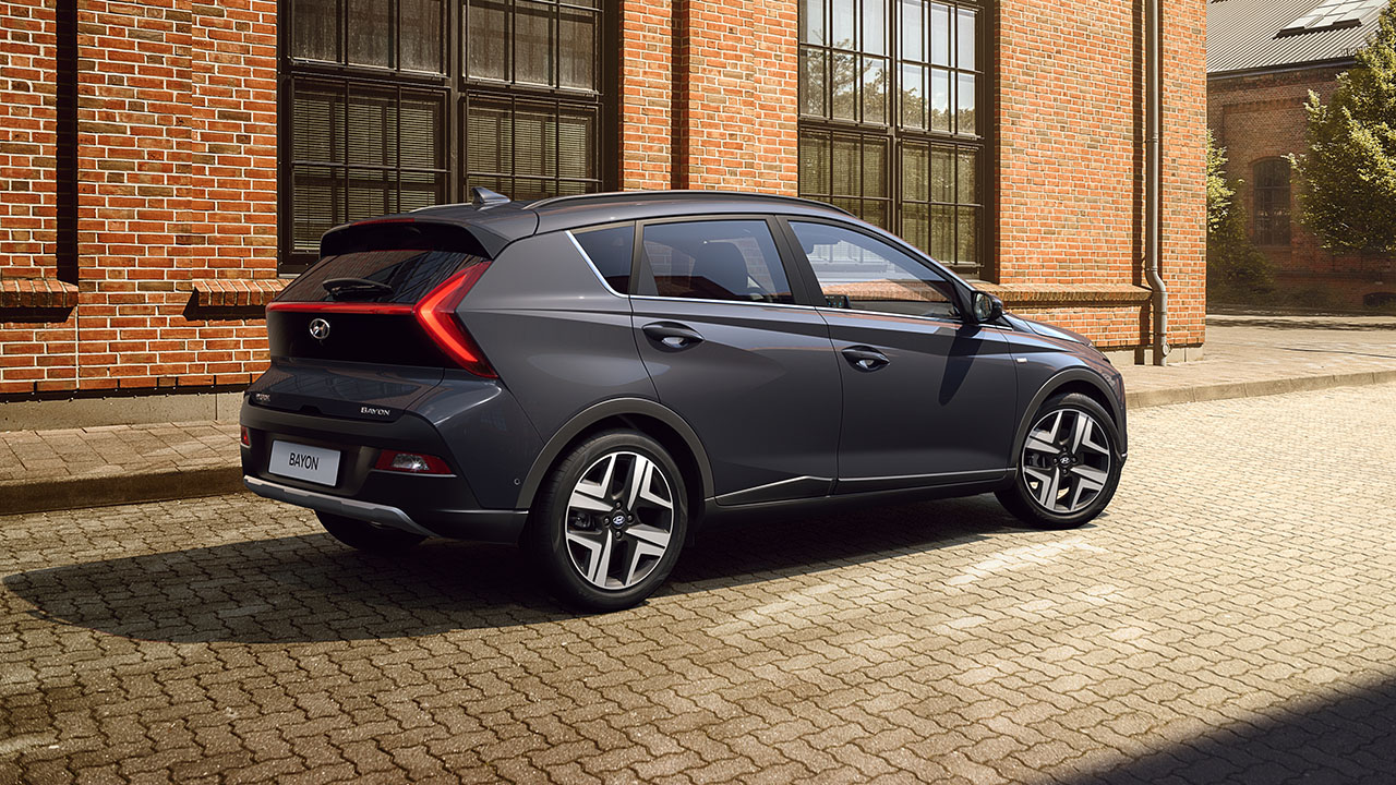 Hyundai BAYON in Aurora Gray Pearl from the rear