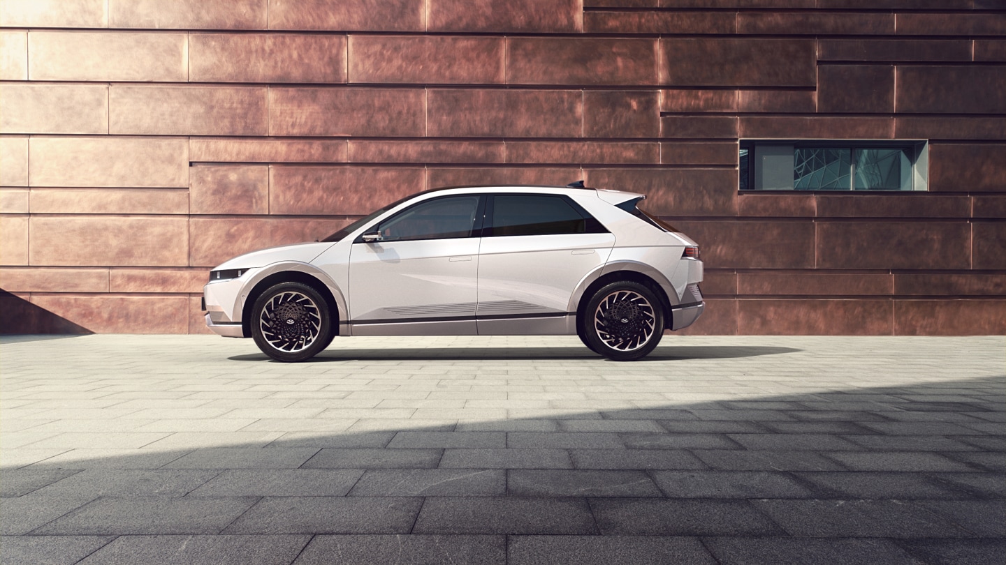 Hyundai IONIQ 5 in Atlas White from the side