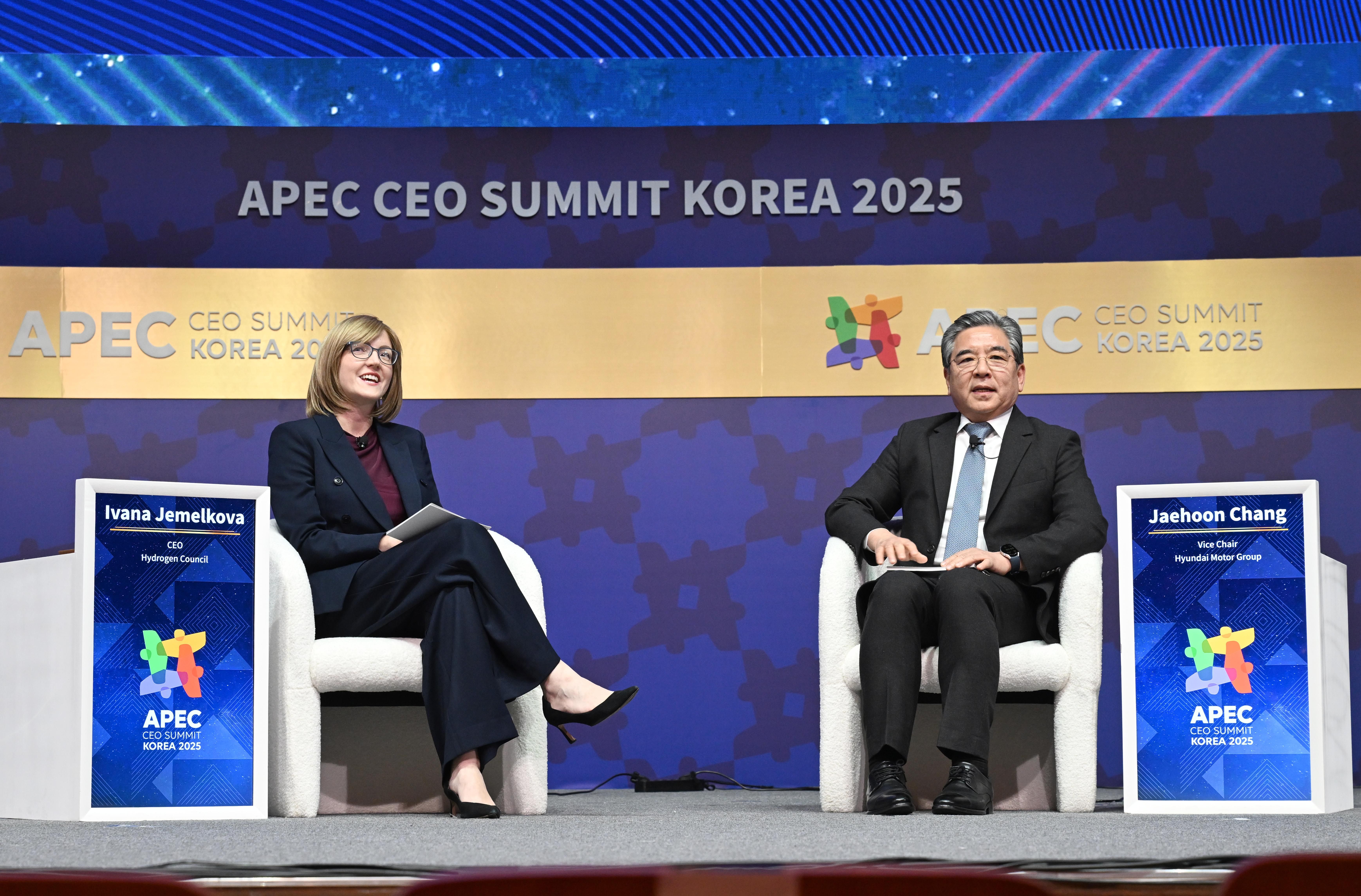 #Hyundai Motor Group held high-level dialogue on hydrogen strategy at APEC Summit Korea 2025