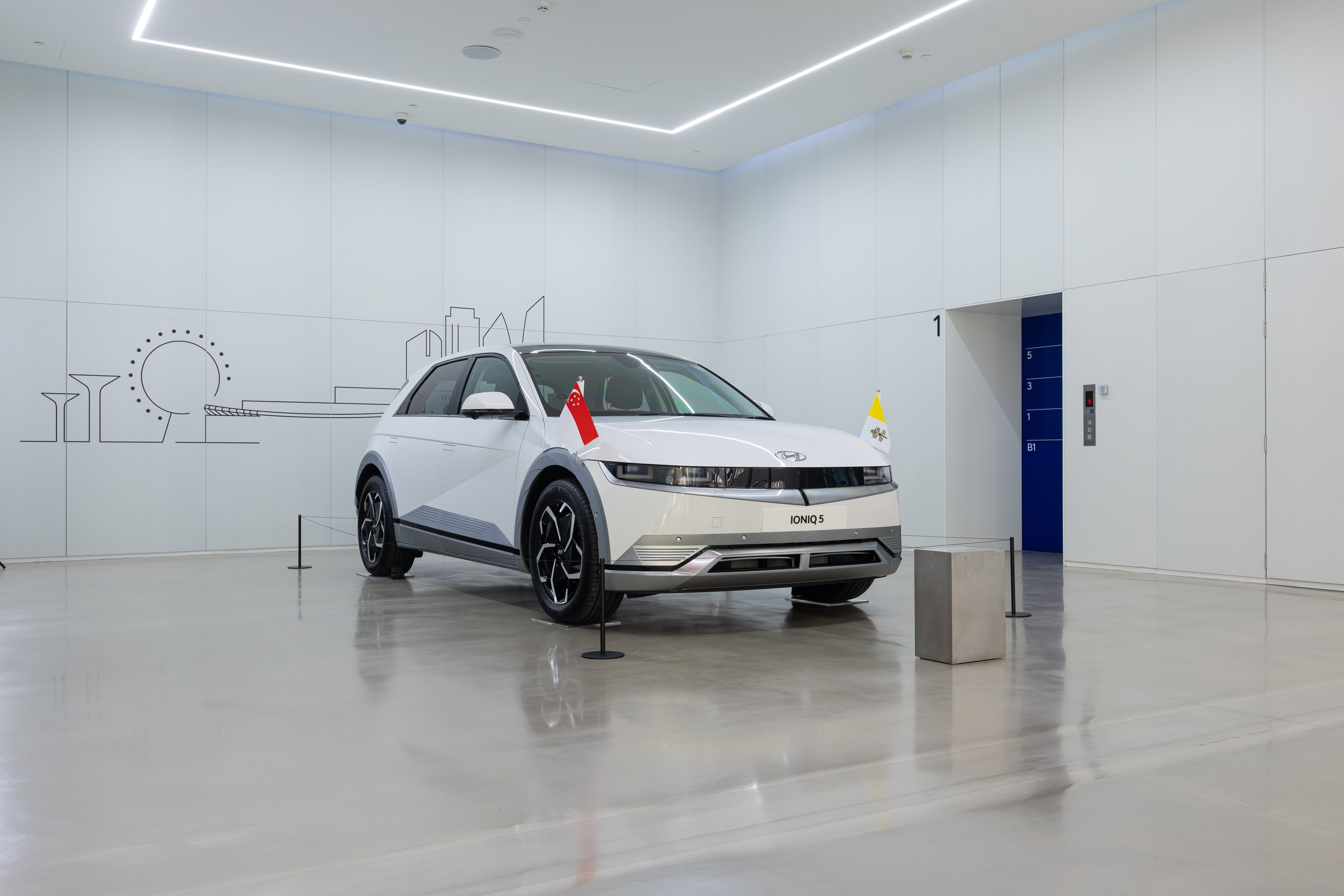 IONIQ 5 Popemobile