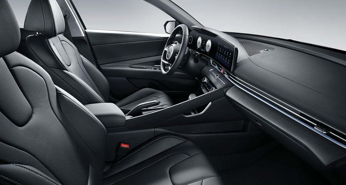 AVANTE Hybrid - Black interior